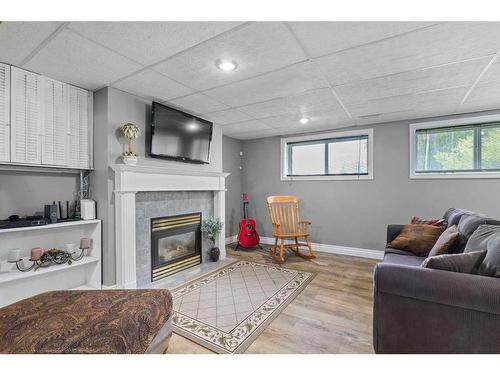 178 Highland Close, Fort Mcmurray, AB - Indoor With Fireplace