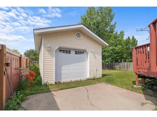 178 Highland Close, Fort Mcmurray, AB - Outdoor With Exterior