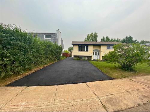 178 Highland Close, Fort Mcmurray, AB - Outdoor