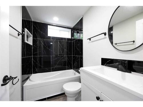 7 Berry Crescent, Fort Mcmurray, AB - Indoor Photo Showing Bathroom