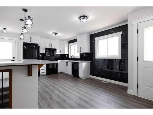 7 Berry Crescent, Fort Mcmurray, AB - Indoor Photo Showing Kitchen