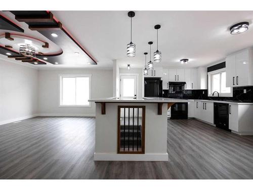 7 Berry Crescent, Fort Mcmurray, AB - Indoor Photo Showing Kitchen With Upgraded Kitchen