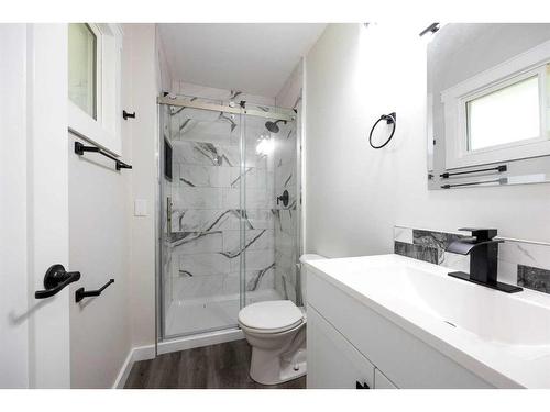 7 Berry Crescent, Fort Mcmurray, AB - Indoor Photo Showing Bathroom