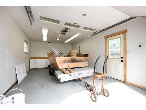 7 Berry Crescent, Fort Mcmurray, AB - Indoor Photo Showing Garage