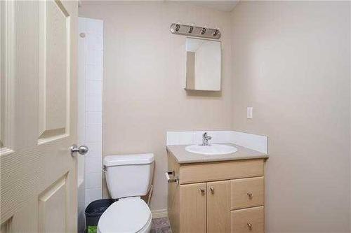 2301-200 Lougheed Drive, Fort Mcmurray, AB - Indoor Photo Showing Bathroom