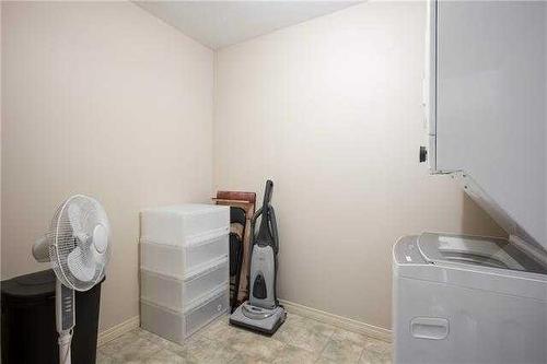 2301-200 Lougheed Drive, Fort Mcmurray, AB - Indoor Photo Showing Laundry Room