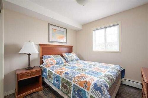 2301-200 Lougheed Drive, Fort Mcmurray, AB - Indoor Photo Showing Bedroom