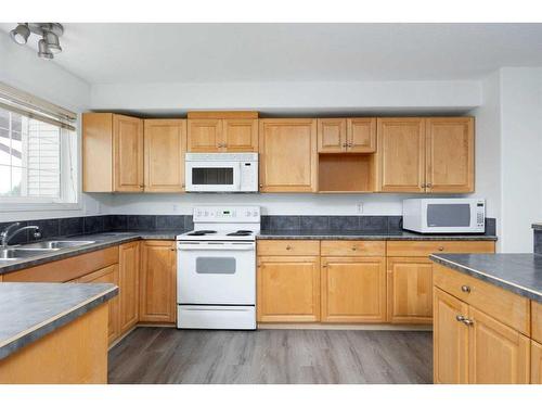 8-220 Swanson Crescent, Fort Mcmurray, AB - Indoor Photo Showing Kitchen With Double Sink