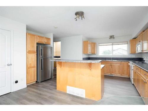 8-220 Swanson Crescent, Fort Mcmurray, AB - Indoor Photo Showing Kitchen With Double Sink