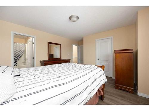 8-220 Swanson Crescent, Fort Mcmurray, AB - Indoor Photo Showing Bedroom