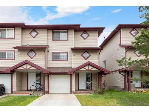 8-220 Swanson Crescent, Fort Mcmurray, AB - Outdoor With Facade