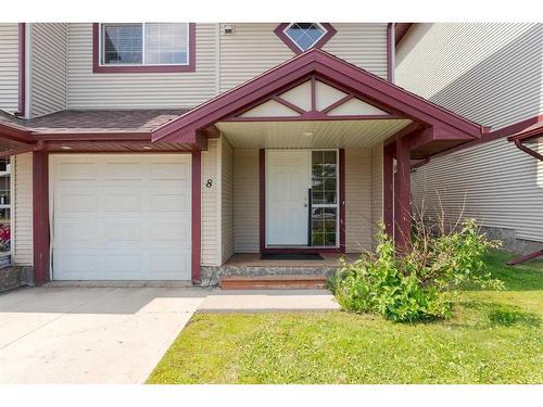 8-220 Swanson Crescent, Fort Mcmurray, AB - Outdoor