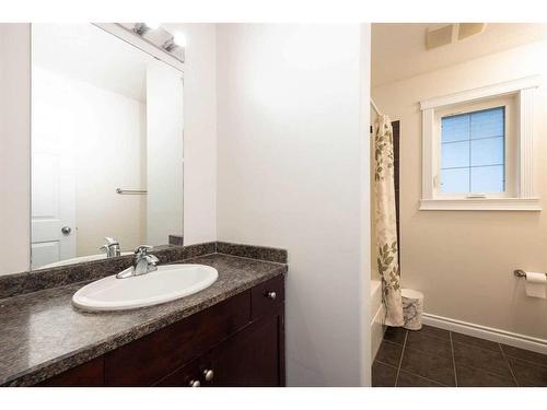 247 Pacific Crescent, Fort Mcmurray, AB - Indoor Photo Showing Bathroom