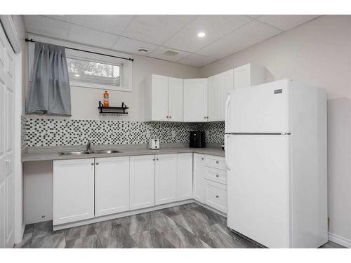 247 Pacific Crescent, Fort Mcmurray, AB - Indoor Photo Showing Kitchen With Double Sink