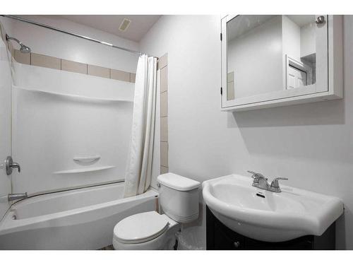 247 Pacific Crescent, Fort Mcmurray, AB - Indoor Photo Showing Bathroom