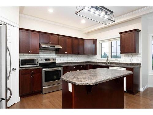 247 Pacific Crescent, Fort Mcmurray, AB - Indoor Photo Showing Kitchen