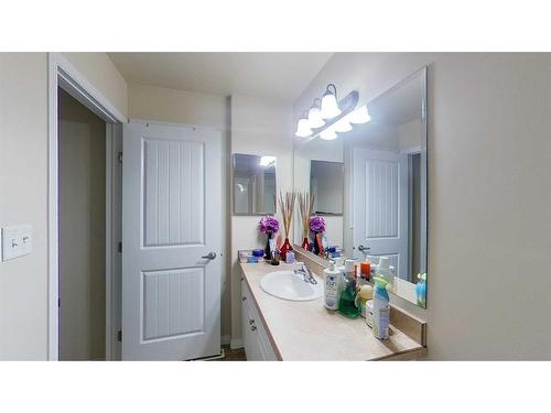 2-248C Grosbeak Way, Fort Mcmurray, AB - Indoor Photo Showing Bathroom