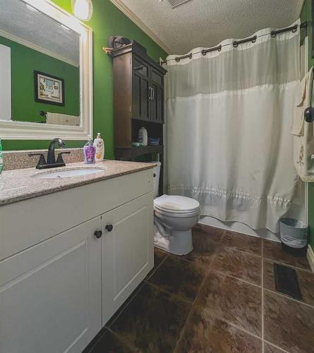 252 Belgian Green, Fort Mcmurray, AB - Indoor Photo Showing Bathroom