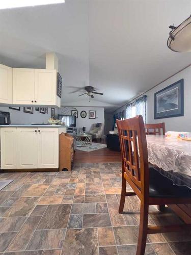 252 Belgian Green, Fort Mcmurray, AB - Indoor Photo Showing Kitchen