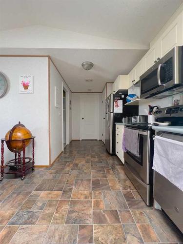 252 Belgian Green, Fort Mcmurray, AB - Indoor Photo Showing Kitchen