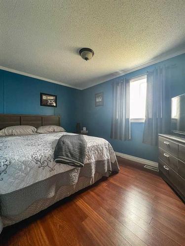 252 Belgian Green, Fort Mcmurray, AB - Indoor Photo Showing Bedroom