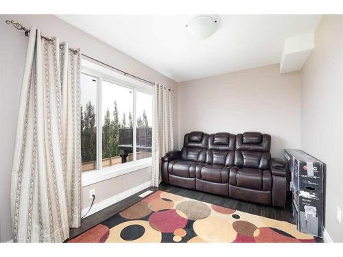 149 Pintail Place, Fort Mcmurray, AB - Indoor Photo Showing Living Room