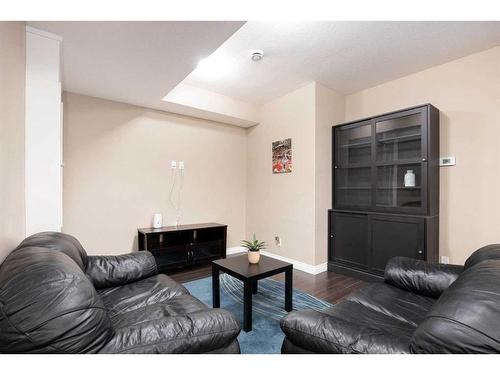 149 Pintail Place, Fort Mcmurray, AB - Indoor Photo Showing Living Room