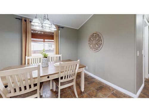 369 Ash Way, Fort Mcmurray, AB - Indoor Photo Showing Dining Room