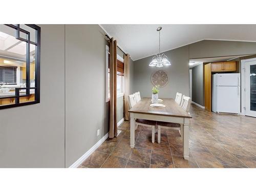 369 Ash Way, Fort Mcmurray, AB - Indoor Photo Showing Dining Room