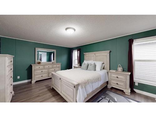 369 Ash Way, Fort Mcmurray, AB - Indoor Photo Showing Bedroom