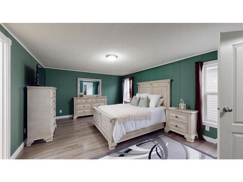 369 Ash Way, Fort Mcmurray, AB - Indoor Photo Showing Bedroom