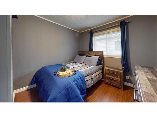 369 Ash Way, Fort Mcmurray, AB - Indoor Photo Showing Bedroom