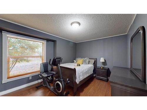 369 Ash Way, Fort Mcmurray, AB - Indoor Photo Showing Bedroom