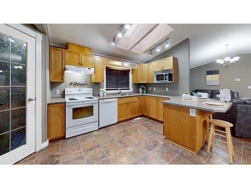 369 Ash Way, Fort Mcmurray, AB - Indoor Photo Showing Kitchen With Double Sink