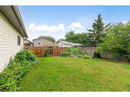 141 Silica Place, Fort Mcmurray, AB - Outdoor With Backyard