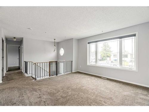 141 Silica Place, Fort Mcmurray, AB - Indoor Photo Showing Other Room