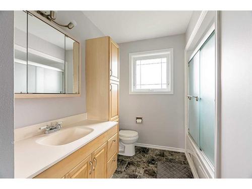 141 Silica Place, Fort Mcmurray, AB - Indoor Photo Showing Bathroom