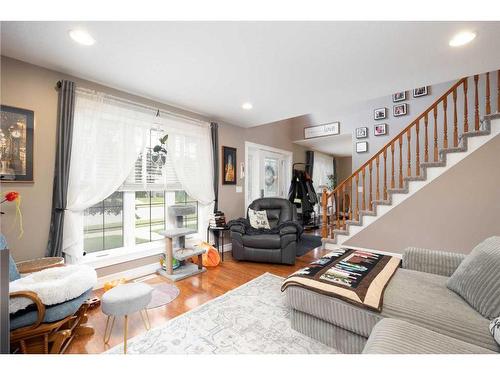 113 Sparrow Hawk Drive, Fort Mcmurray, AB - Indoor Photo Showing Living Room