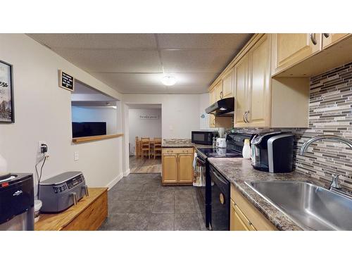 128 Tundra Drive, Fort Mcmurray, AB - Indoor Photo Showing Kitchen