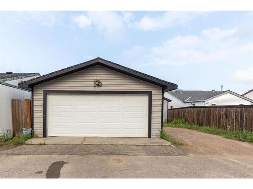 128 Tundra Drive, Fort Mcmurray, AB - Outdoor With Exterior