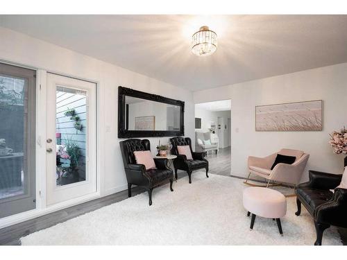 145 Kennedy Crescent, Fort Mcmurray, AB - Indoor Photo Showing Living Room