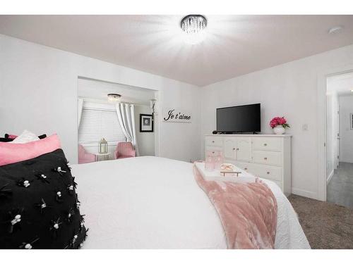 145 Kennedy Crescent, Fort Mcmurray, AB - Indoor Photo Showing Bedroom