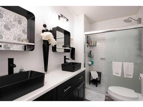 145 Kennedy Crescent, Fort Mcmurray, AB - Indoor Photo Showing Bathroom