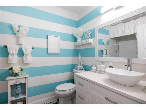 145 Kennedy Crescent, Fort Mcmurray, AB - Indoor Photo Showing Bathroom