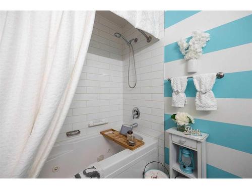 145 Kennedy Crescent, Fort Mcmurray, AB - Indoor Photo Showing Bathroom