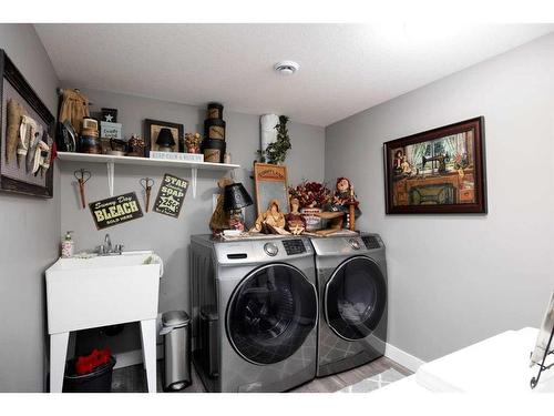 145 Kennedy Crescent, Fort Mcmurray, AB - Indoor Photo Showing Laundry Room