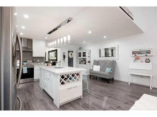 145 Kennedy Crescent, Fort Mcmurray, AB - Indoor Photo Showing Kitchen