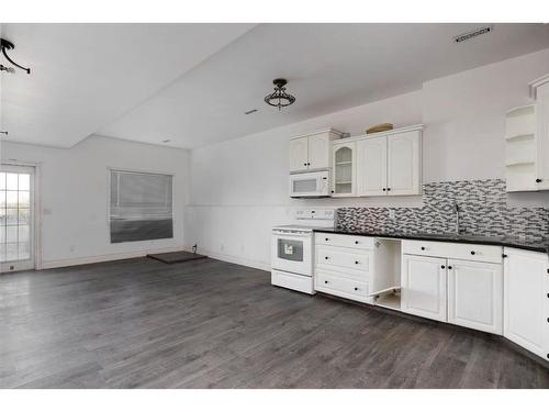 221 Stonecreek Landing, Fort Mcmurray, AB - Indoor Photo Showing Kitchen