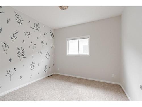 450 Pacific Crescent, Fort Mcmurray, AB - Indoor Photo Showing Other Room