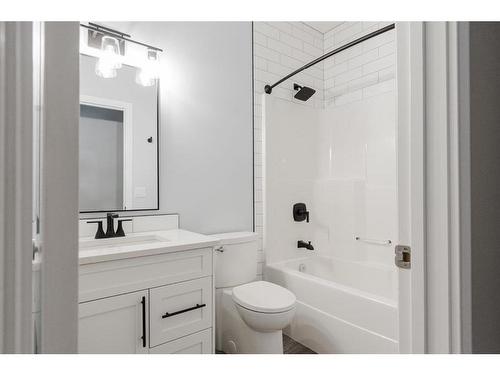 450 Pacific Crescent, Fort Mcmurray, AB - Indoor Photo Showing Bathroom